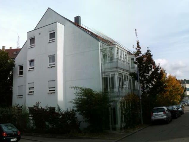 Freundliche 3.5 Zimmerwohnung mit südl. ausgerichtetem Balkon (Wintergarten) in S-Untertürkheim